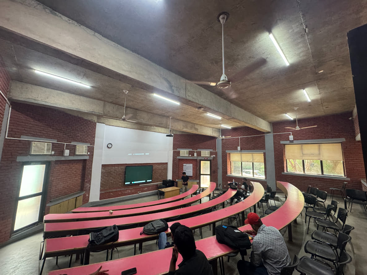 IILM University Gurgaon Academic Building photo 4